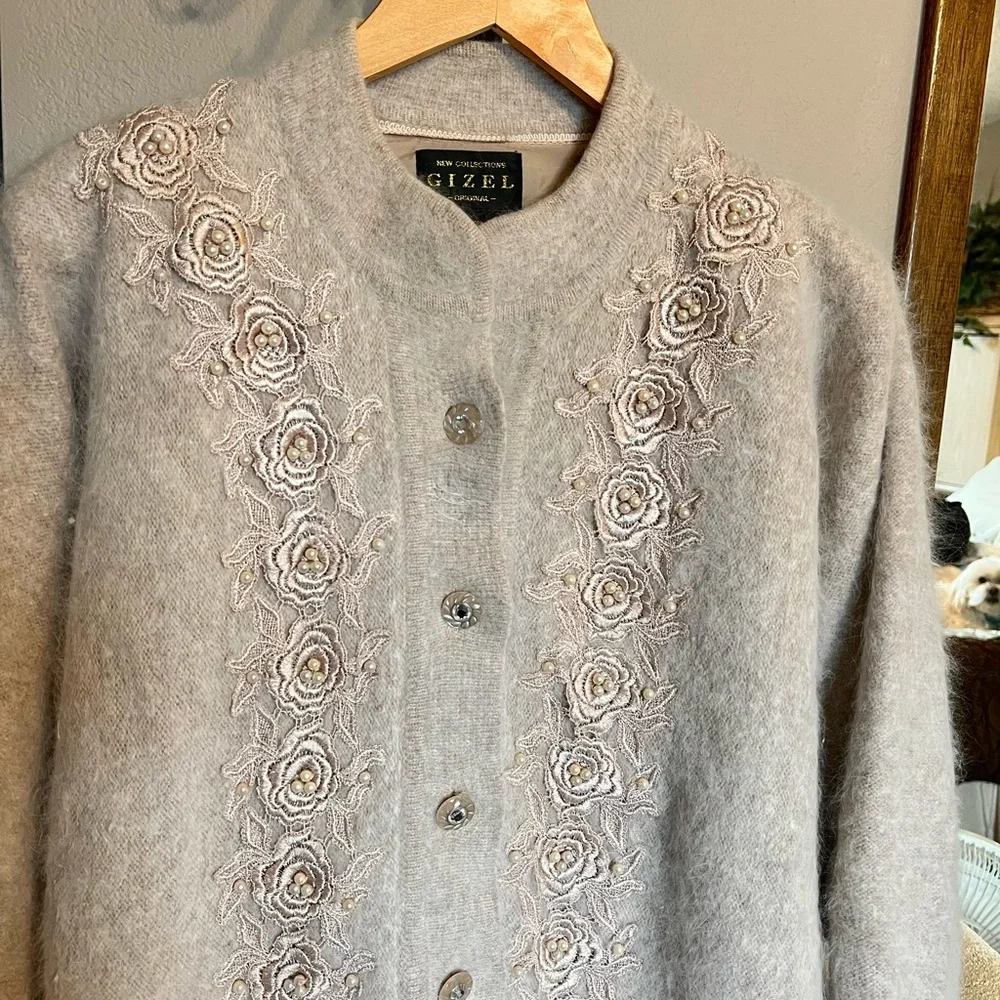 Gorgeous Angora Embellished Cardigan Sweater - L/XL - Picture 2 of 7